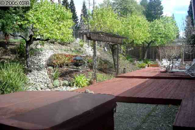 Property Photo:  710 Contada Cir  CA 94526-3534 
