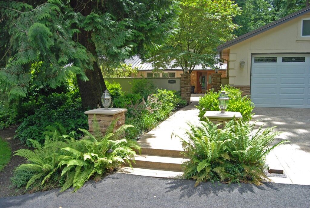 Property Photo: 8817 SE 63rd St WA 98040