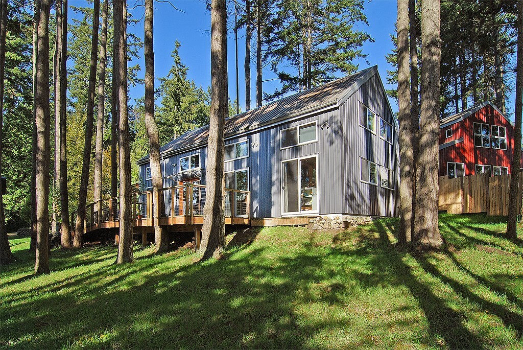 Property Photo:  657 Moji Lane NW  WA 98110 