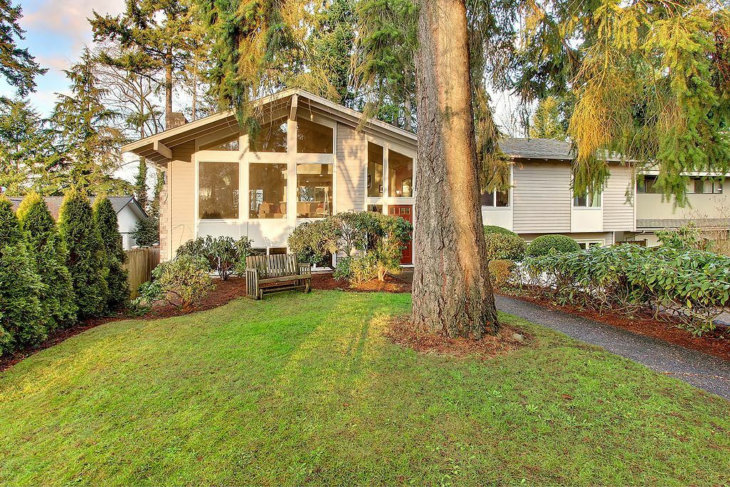 Property Photo:  12420 SE 47th St  WA 98006 