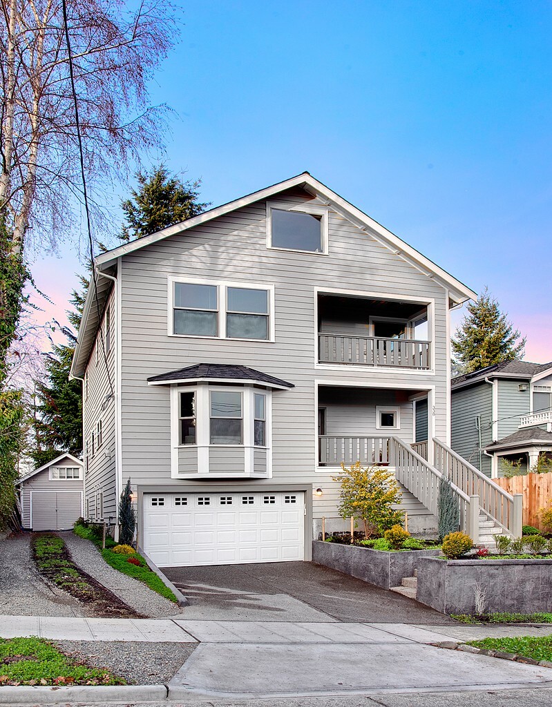 Property Photo:  338 N 75th St  WA 98103 