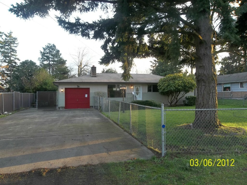 Property Photo:  10529 SE 211th St Street  WA 98031 