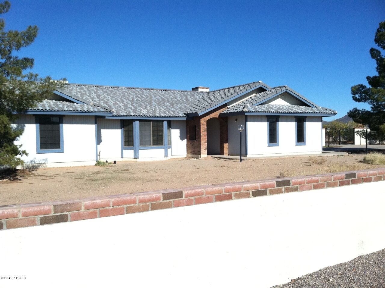 Property Photo:  8124 W Daley Lane  AZ 85383