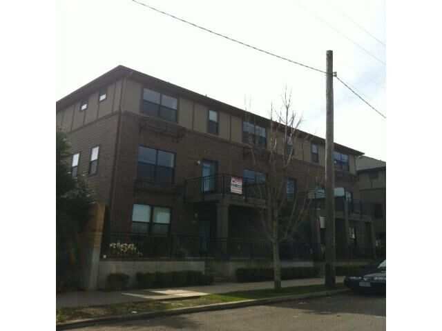 Property Photo:  1420 NW 20th Ave 403  OR 97209 