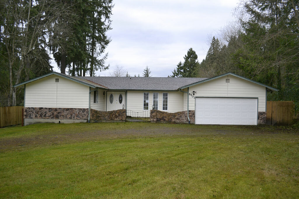 Property Photo: 8401 122nd St E WA 98373