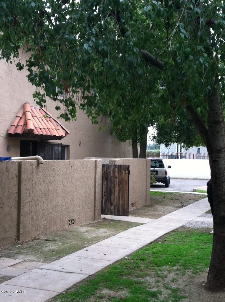 Property Photo:  3301 W Vermont Avenue B  AZ 85017 