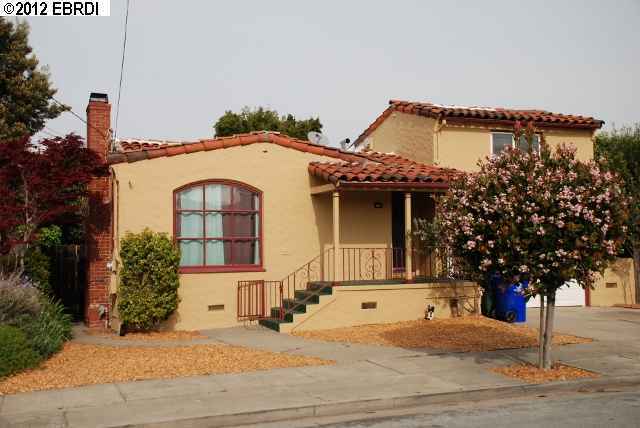 Property Photo:  657 29th St  CA 94804-1521 