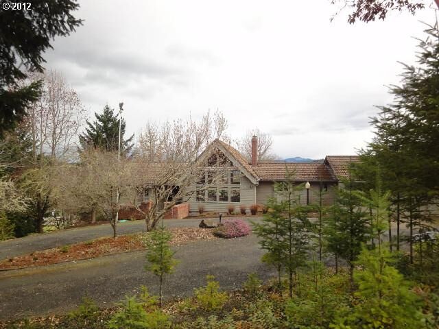 Property Photo:  600 Sweet Ln  OR 97424 