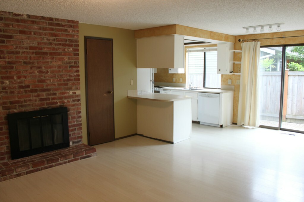 Property Photo: 14030 NE 69th Place WA 98052