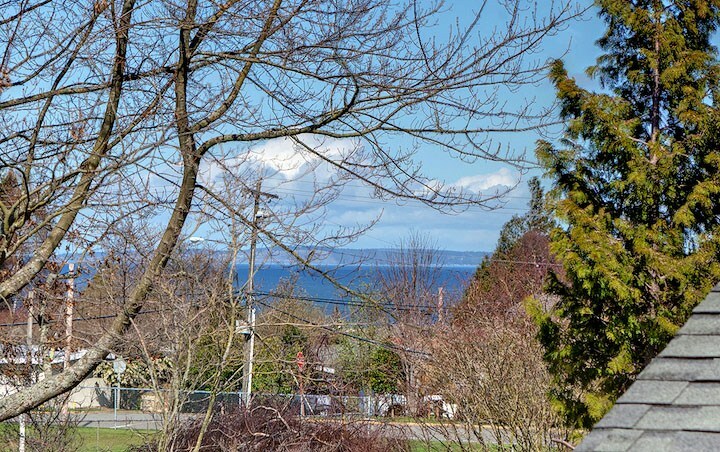 Property Photo:  1031 A Ave S  WA 98020 