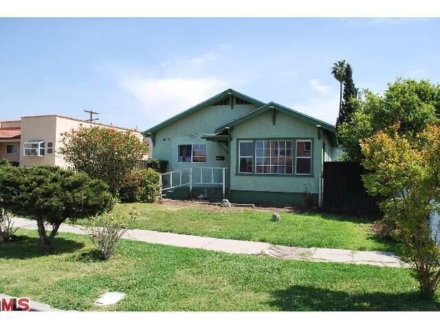 Property Photo: 1910 Carmona Ave CA 90016