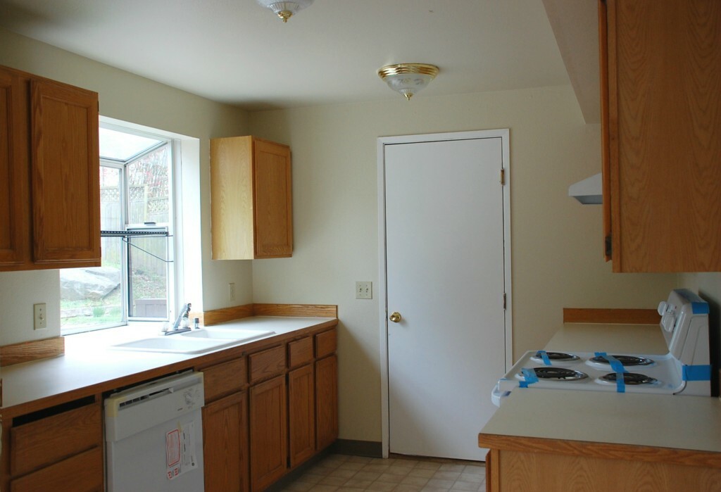 Property Photo: 31628 13th Ave SW WA 98023