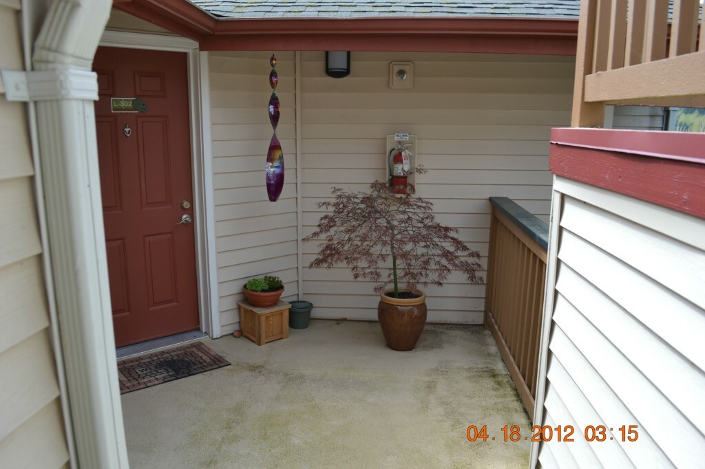 Property Photo: 3914 243rd Place SE L302 WA 98021