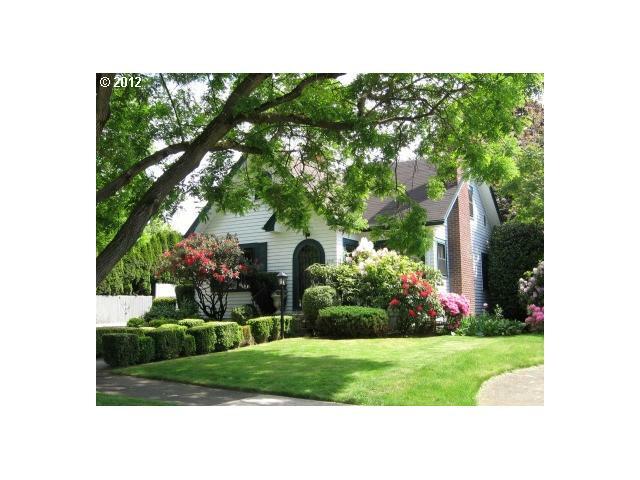 Property Photo: 3818 SE Tolman St OR 97202