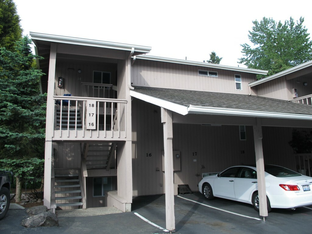 Property Photo: 7571 Old Redmond Rd 17 WA 98052