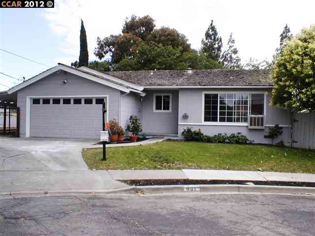 Property Photo:  901 Hawthorne Ave  CA 94509-3507 