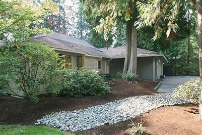 Property Photo:  3010 Sahalee Dr W  WA 98074 