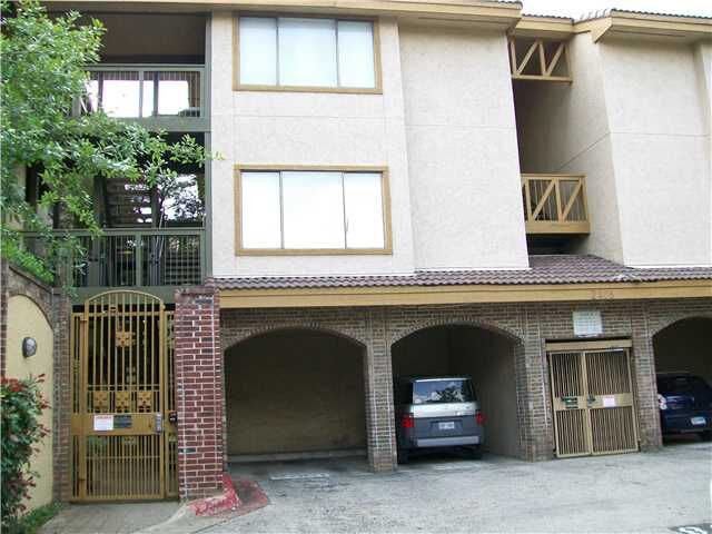 Property Photo: 806 W 24th Street 207 TX 78705