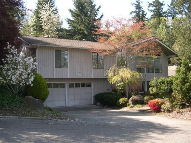 Property Photo:  4825 158th Place SE  WA 98006 