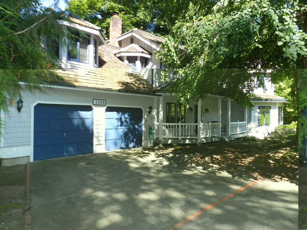 Property Photo:  2209 205th Ave SE  WA 98075 