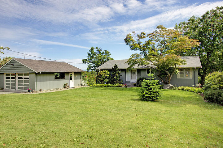 Property Photo:  7231 S 135th St  WA 98178 