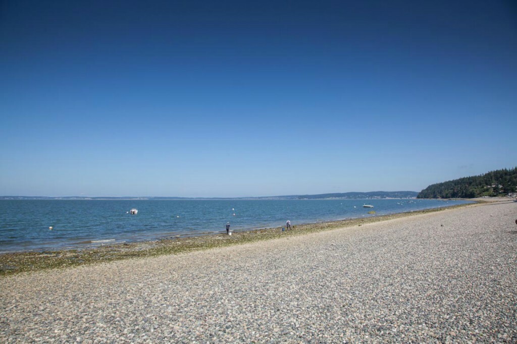 Property Photo: 194 N Sunset Dr WA 98282