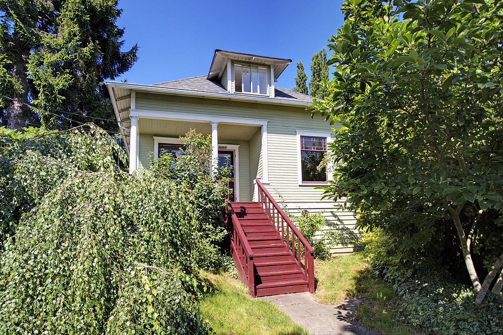 Property Photo:  4407 Letitia Ave S  WA 98118 