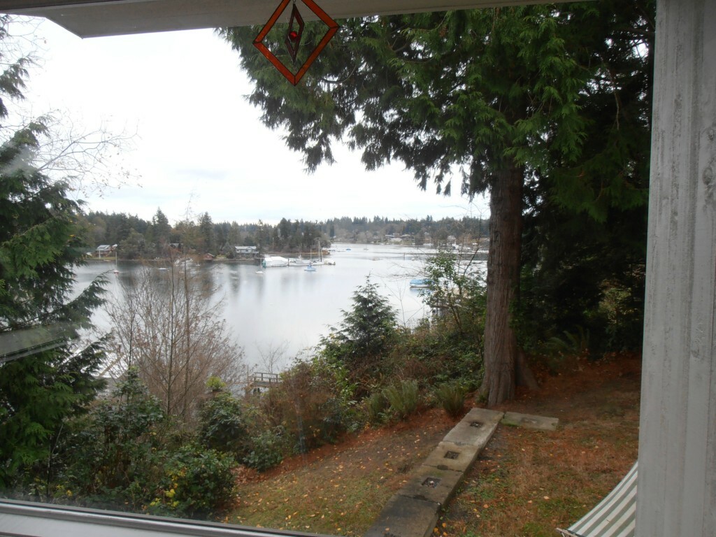 Property Photo:  8150 NE Hidden Cove Road  WA 98110 