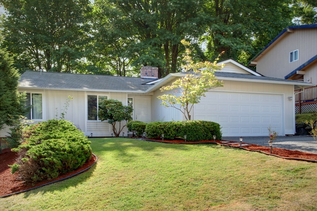 Property Photo:  6640 131st Ave SE  WA 98006 