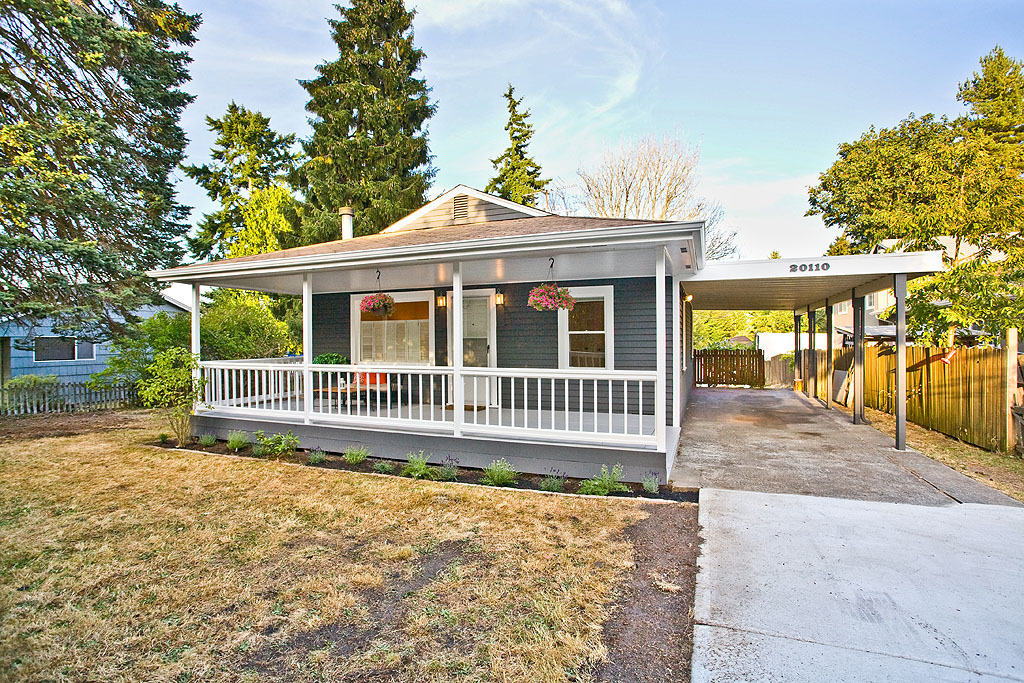 Property Photo:  20110 Fremont Ave N  WA 98133 