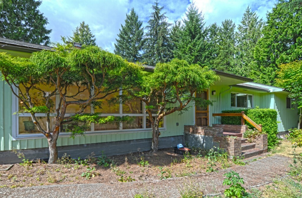 Property Photo: 1218 NE 187th St WA 98155