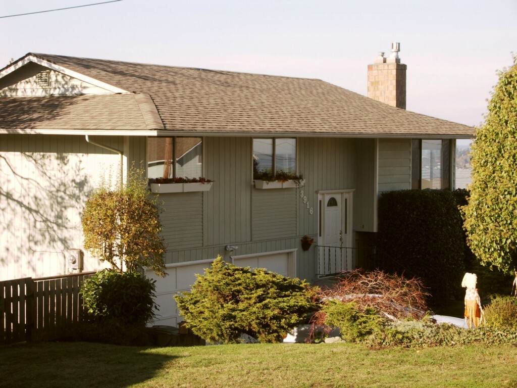 Property Photo: 3916 S Ave WA 98221