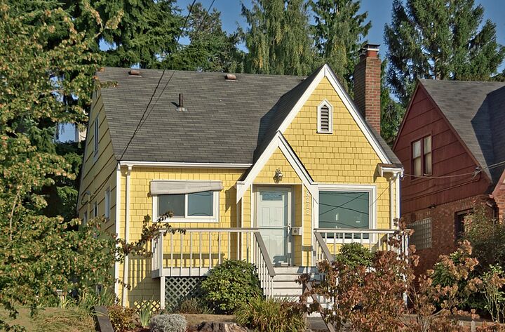 8222 4th Ave NE  Seattle WA 98115 photo