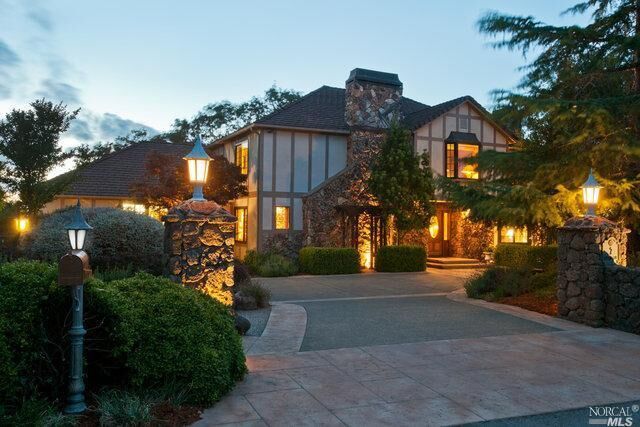 Property Photo:  2 Sutton Lane  CA 94945 