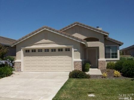 Property Photo: 236 Heirloom Court CA 95687