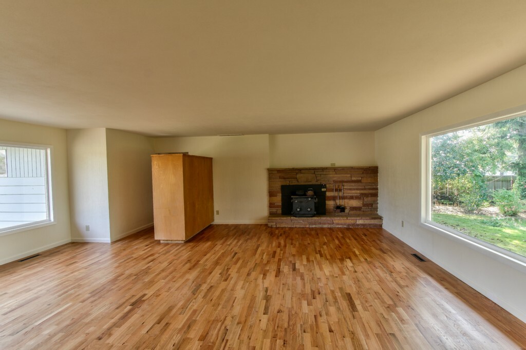 Property Photo: 1913 S 18th St WA 98274