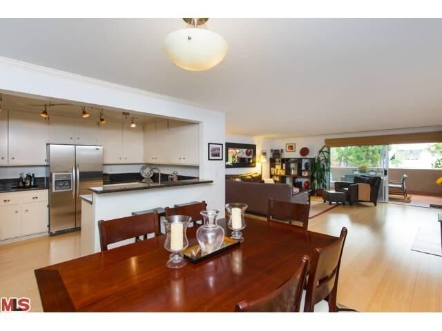 Property Photo: 630 Idaho Ave 101 CA 90403
