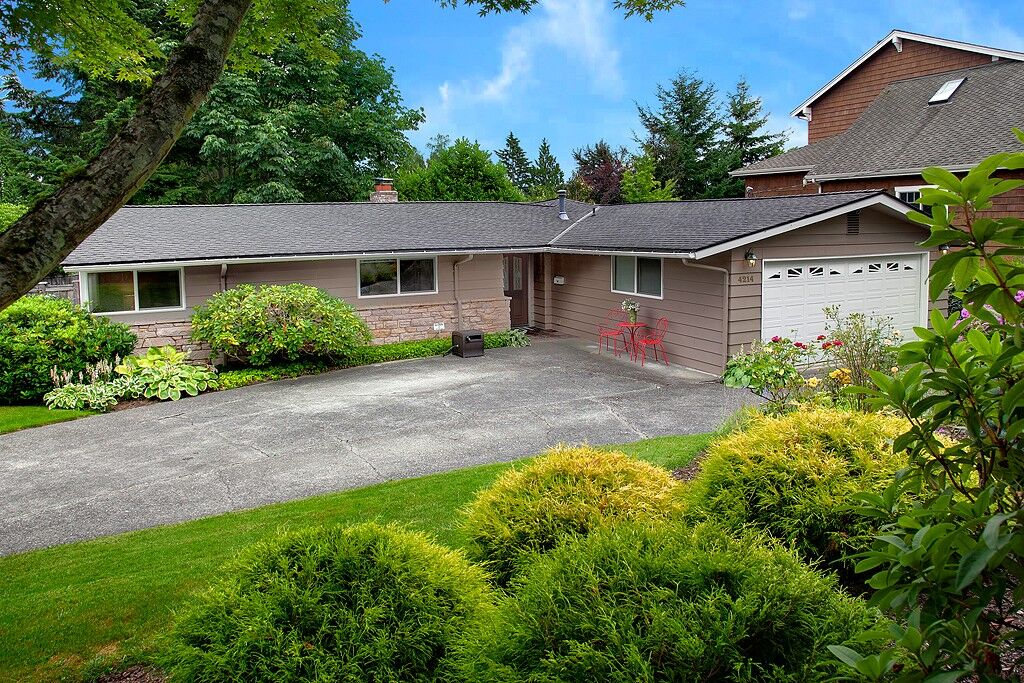 Property Photo: 4214 92nd Ave SE WA 98040
