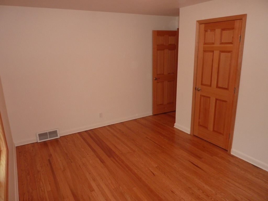 Property Photo: 6529 44th Ave SW WA 98136