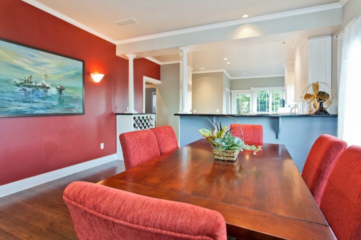 Property Photo:  2717 Warren Ave N  WA 98109 