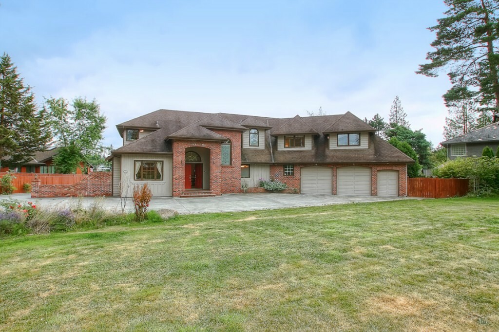 Property Photo:  4028 Serene Wy  WA 98087 