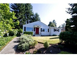 Property Photo: 3261 NE 98th St WA 98115