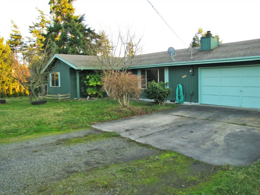 Property Photo:  1507 Umatilla Ave  WA 98368 