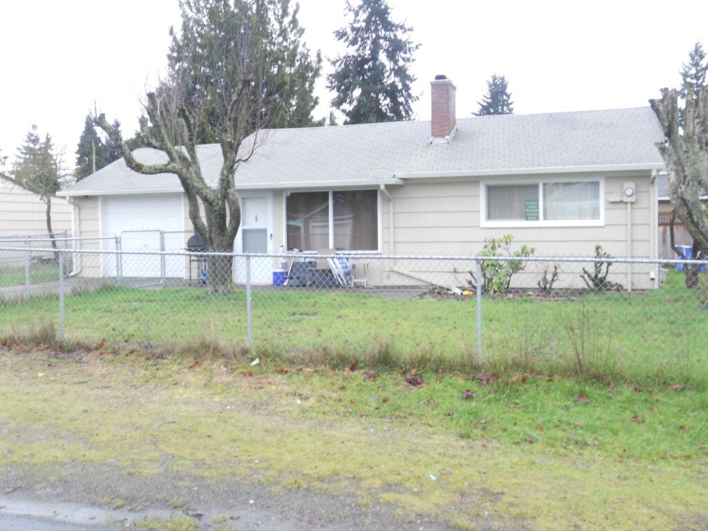 Property Photo: 11606 12th Ave S WA 98444