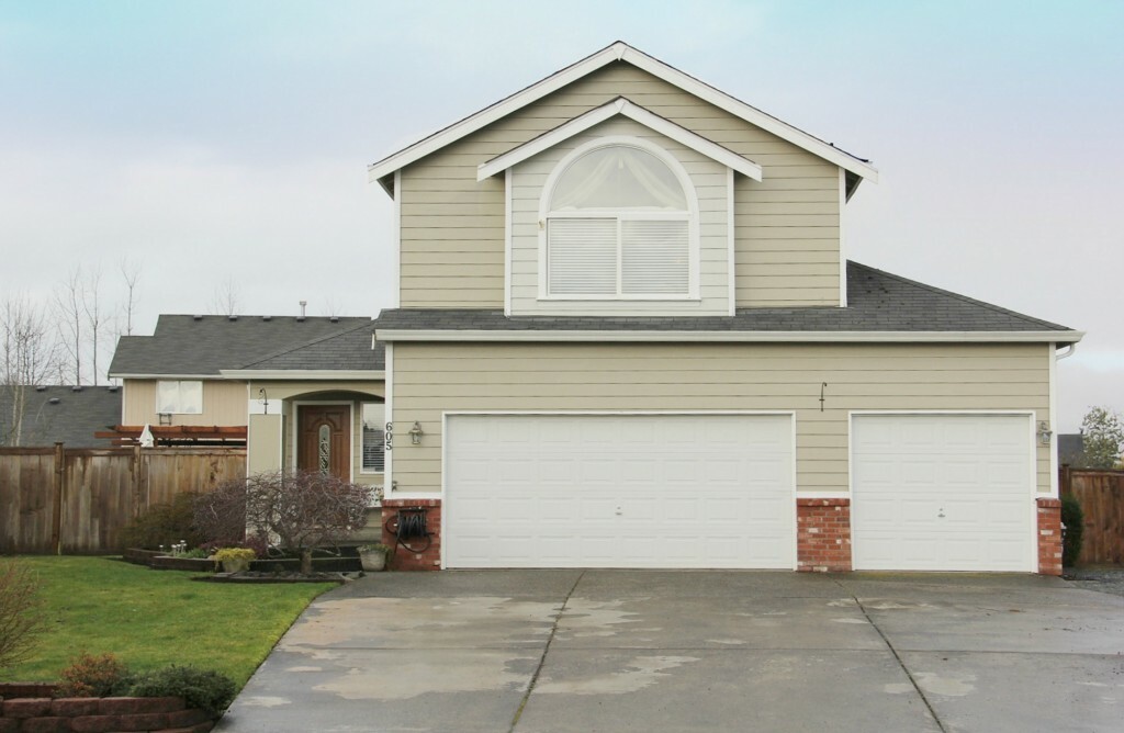 Property Photo:  605 Burnett Ct NW  WA 98360 