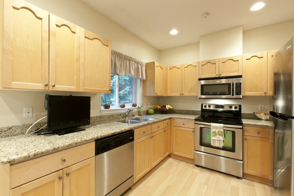 Property Photo:  17609 NE 92nd Ct 2  WA 98052 