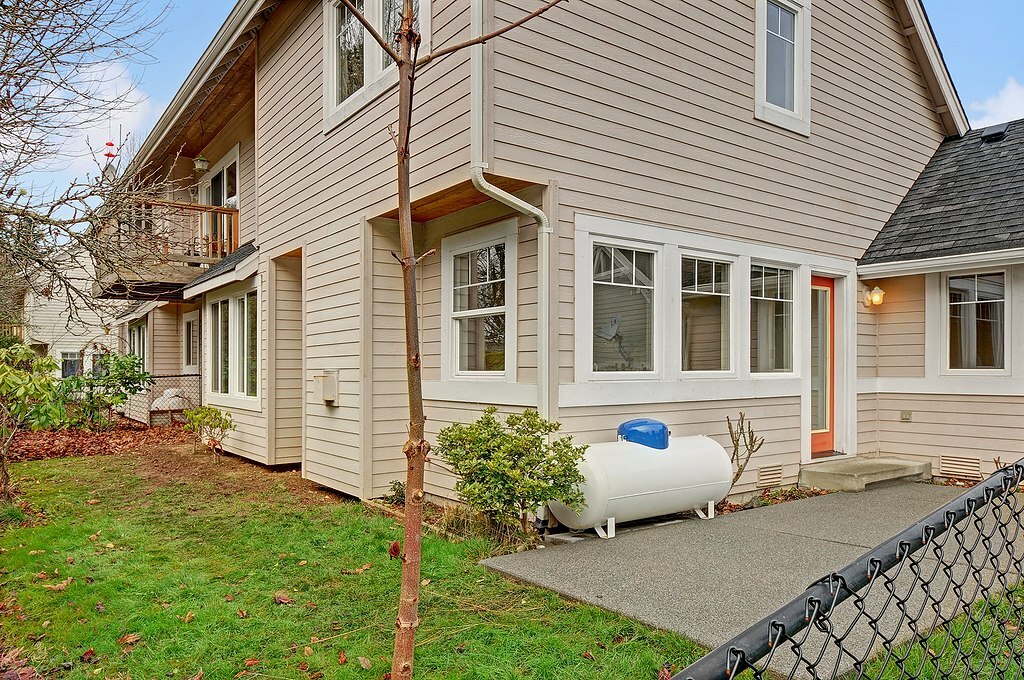 Property Photo:  212 Grow Ave  WA 98110 