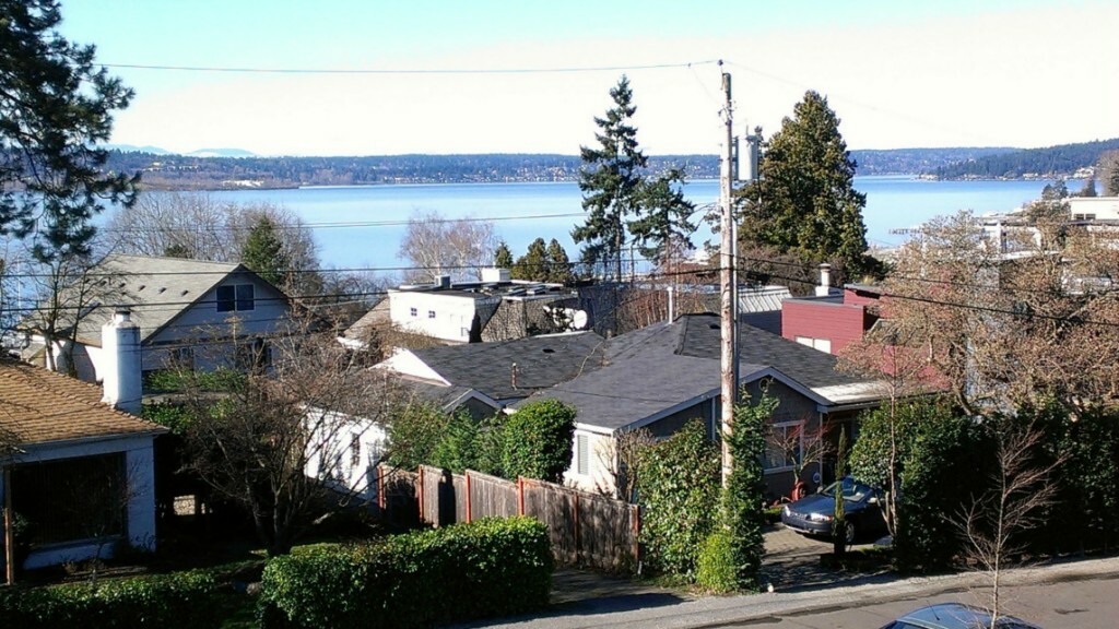 Property Photo:  712 3rd St S  WA 98033 