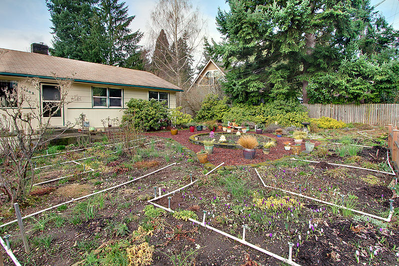 Property Photo:  24308 7th Ave W  WA 98021 