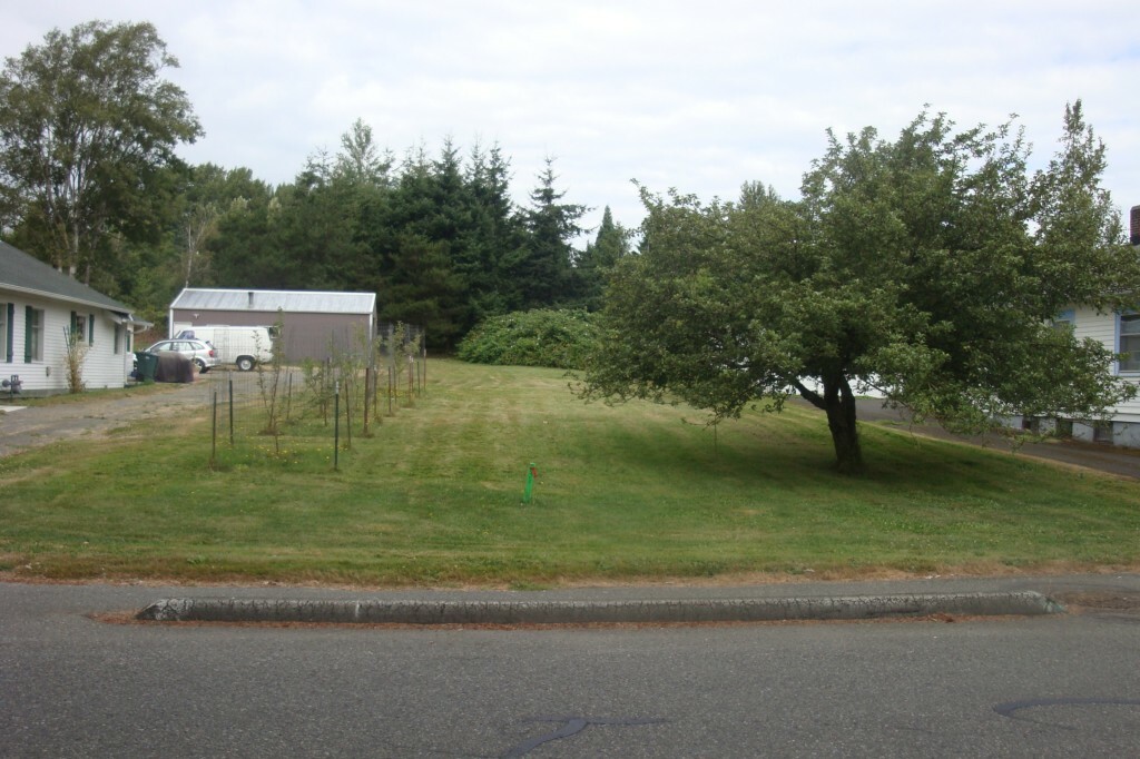 Property Photo:  2930 Birchwood Ave  WA 98225 